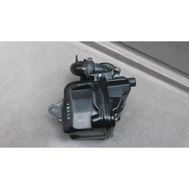 カブFI AA01-1774の エアークリーナー ボックス *1485915121 中古