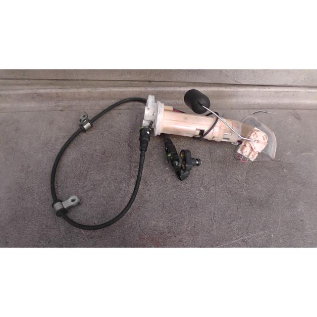スペーシー110 LWBTCH20491007xxx の 燃料ポンプ *1551752349 中古
