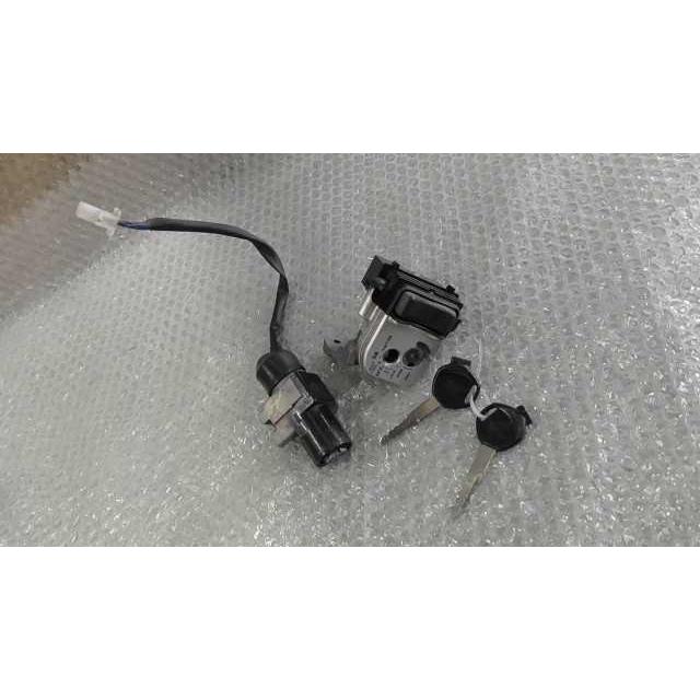 PCX NC125D-0011xxx の キーセット JF28 *1574997390 中古