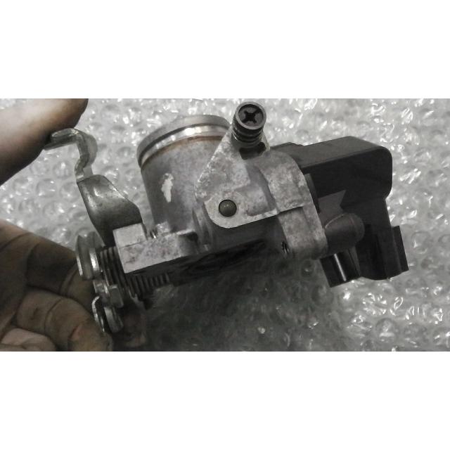 リード125 JF45-1012xxx の スロットルボディ *1583117571 中古