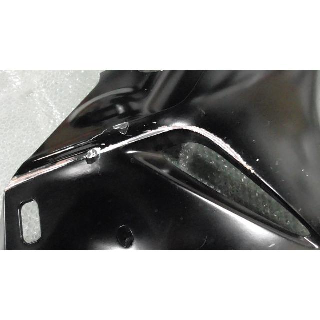CBR1000RR SC57 の アンダーカウル 右 傷 ヒビ *1615251385 中古