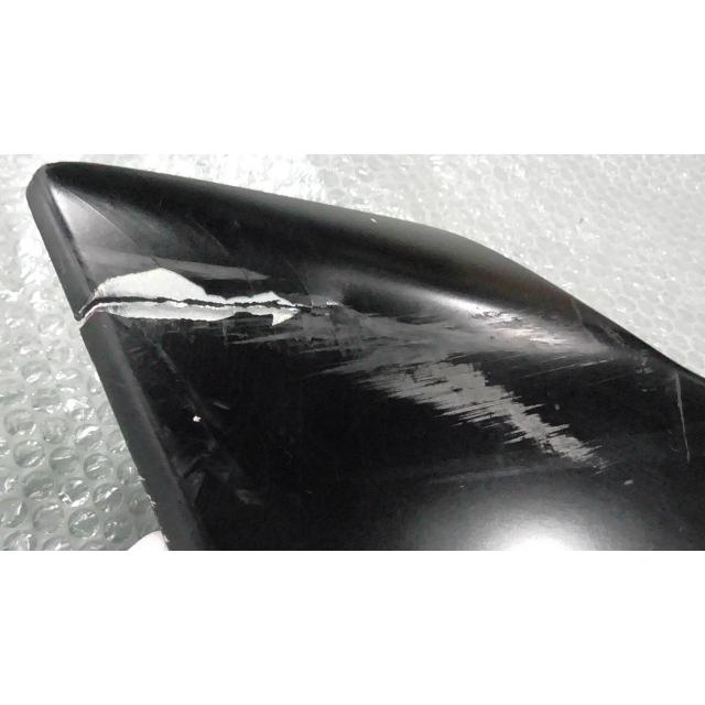 CBR1000RR SC57 の アンダーカウル 右 傷 ヒビ *1615251385 中古