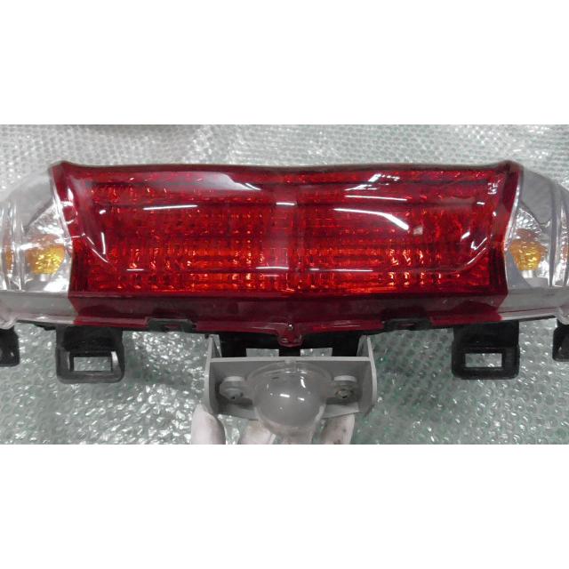 マジェスティ250 SG20J-011xxx の テールランプ 傷 *1616549125 中古