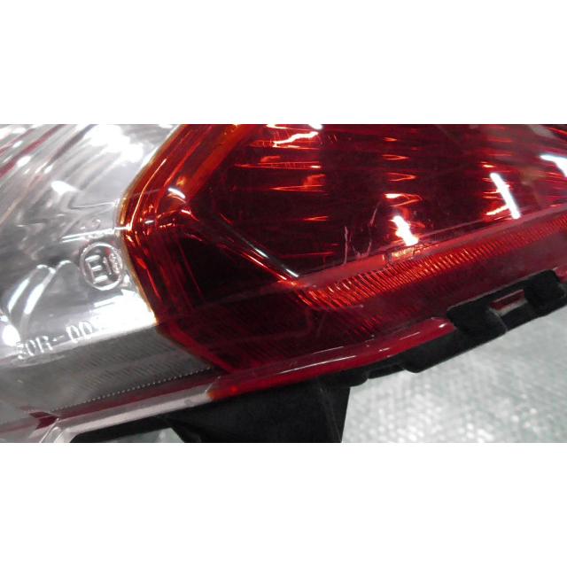 マジェスティ250 SG20J-011xxx の テールランプ 傷 *1616549125 中古