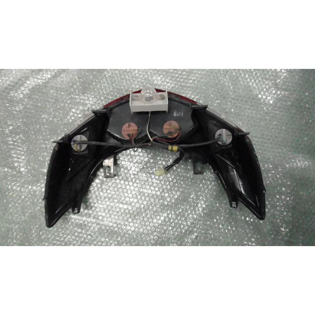 マジェスティ250 SG20J-011xxx の テールランプ 傷 *1616549125 中古