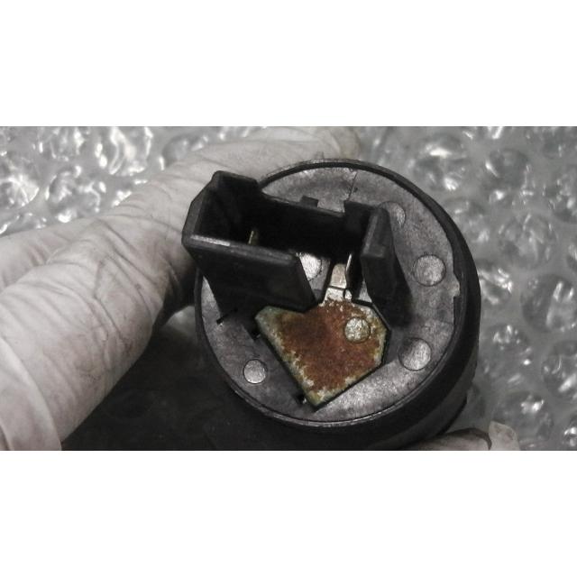 スマートディオZ4 AF63-1202xxx の ウインカーリレー