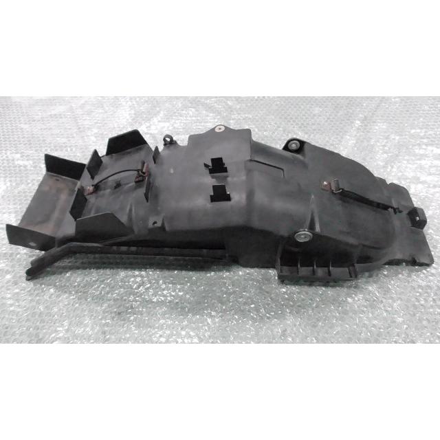 XJR400 4HM-012xxx の リアインナーフェンダー *1620870458 中古