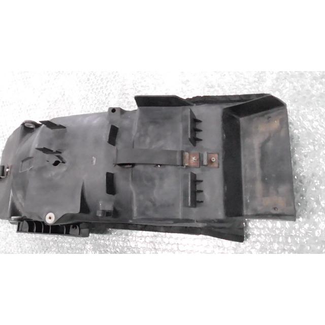 XJR400 4HM-012xxx の リアインナーフェンダー *1620870458 中古