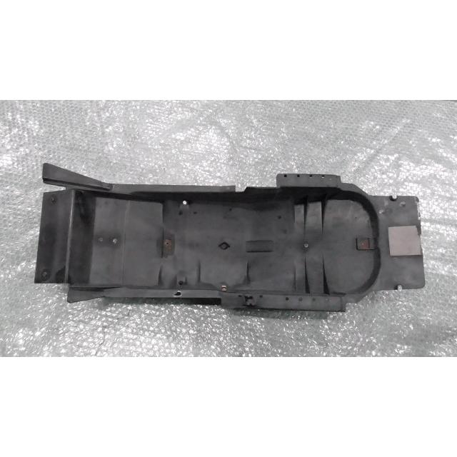 XJR400 4HM-012xxx の リアインナーフェンダー *1620870458 中古