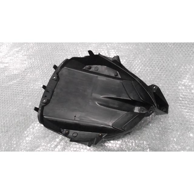 マジェスティ250 SG20J-018xxx の メーターバイザー *1621563215 中古