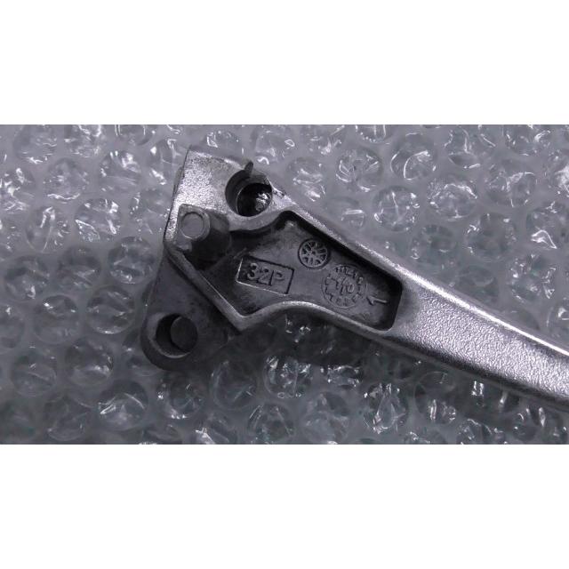 アクシストリート SE53J-132xxx の ブレーキレバー 左 傷 アクシストリート SE53J-132xxx の ブレーキレバー 左 傷