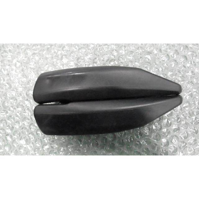 トリシティ125 SE82J-003xxx の タンデムステップ *1634696642 中古