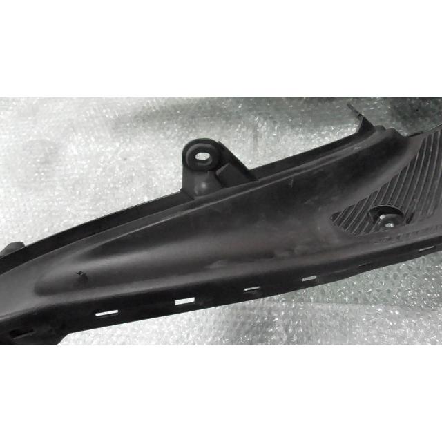 トリシティ125 SE82J-003xxx の ステップボード *1634697933 中古