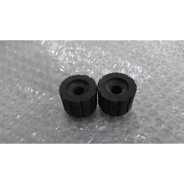 CB400SF NC31-1100xxx の タンクブッシュ *1636679035 中古 : バイク
