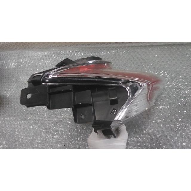 PCX NC125D-0008xxx の テールランプ JF28 *1641966731 中古 : バイク