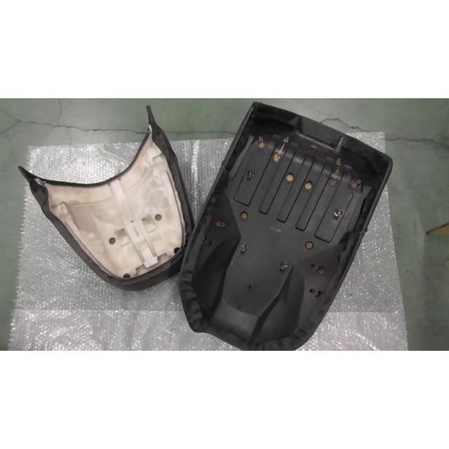 マジェスティ C SG03J-053xxx の シートセット 破れ *1644973129 中古