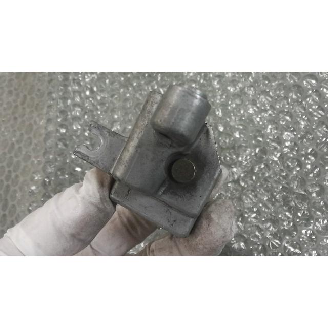 グランドアクシス100 SB06J-466xxx の シートロック *1646374915 中古