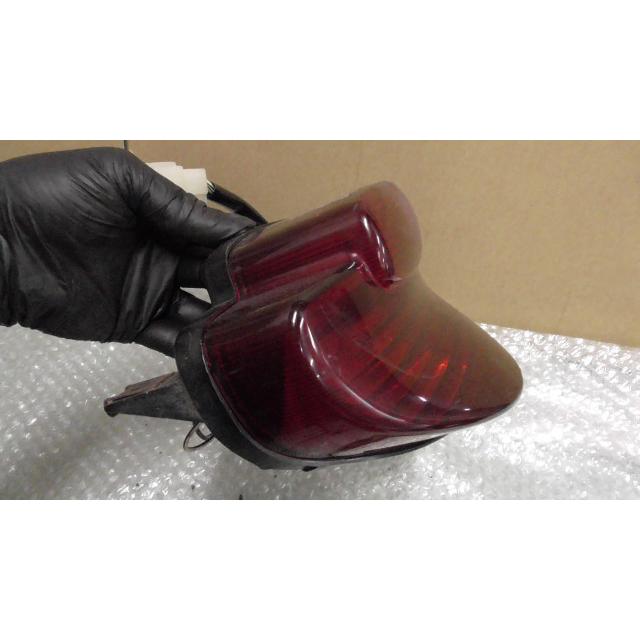 バンディット250 GJ77A の テールランプ 傷 *1648171326 中古 : バイク