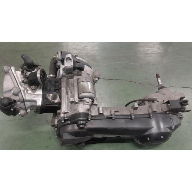 スポーツシティ200 ZD4VBA0035S001xxx の エンジン *1651106944 中古