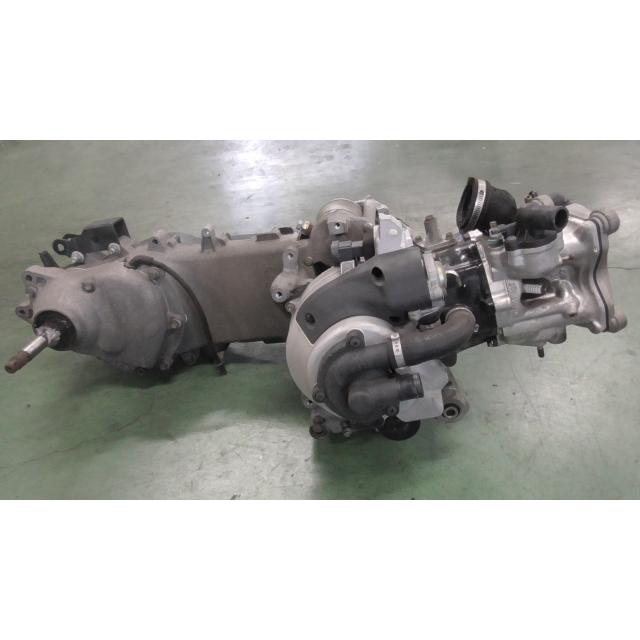 スポーツシティ200 ZD4VBA0035S001xxx の エンジン *1651106944 中古