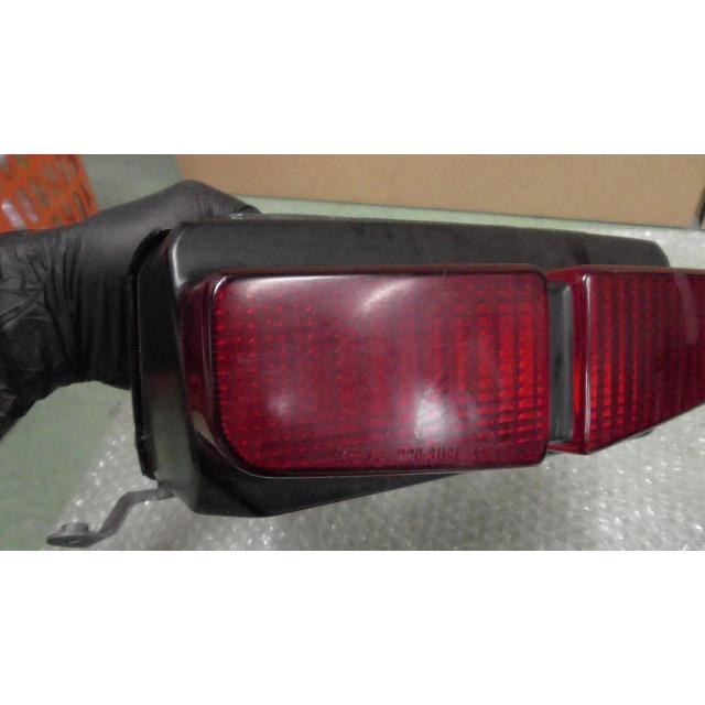 ファイ FZ400 4YR-008xxx の テールランプ 傷 *1651114055 中古