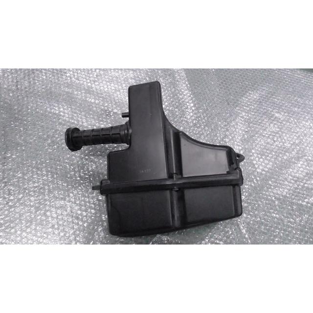アクシスZ SED7J-026xxx の エアクリーナー ボックス *1651121962 中古