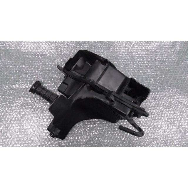 アクシスZ SED7J-026xxx の エアクリーナー ボックス *1651121962 中古