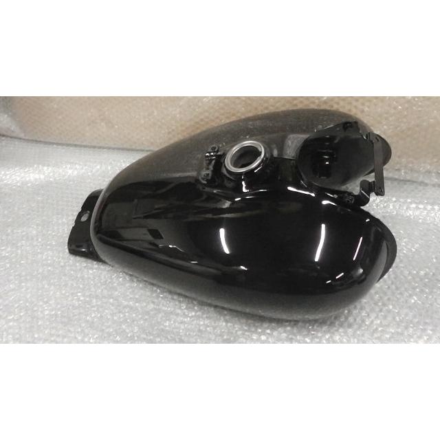 マグナ50 AC13-1009xxx の タンク *1652166785 中古 : バイク マグナ50 AC13-1009xxx の タンク *1652166785 中古 : バイク