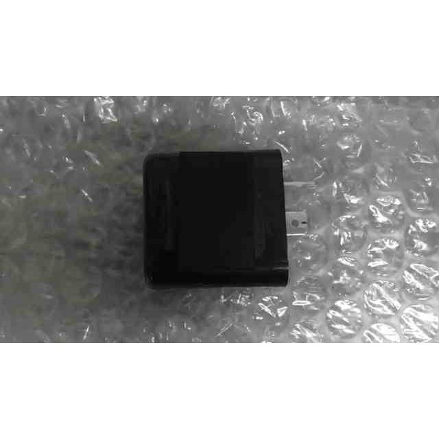 アクシスZ SED7J-018xxx の ウインカーリレー *1655789015 中古