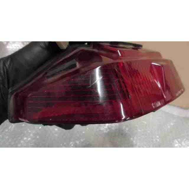 VTZ250 MC15-1101xxx の テールランプ 傷 *1657847971 中古 : バイク