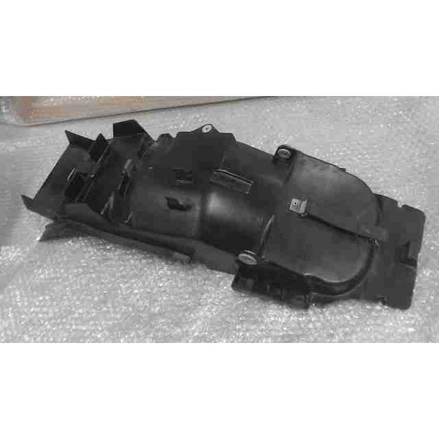 XJR400 4HM-003xxx の リアインナーフェンダー *1665130699 中古