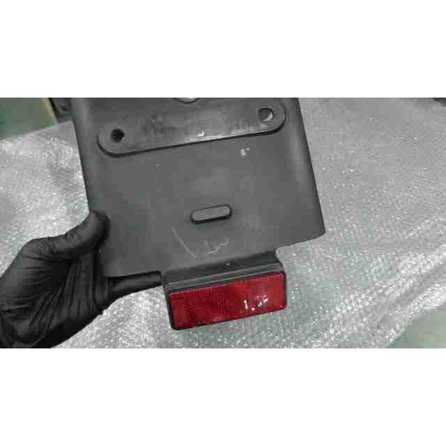 CB400SF VTEC NC39-1001xxx の リアフェンダー *1665620179 中古