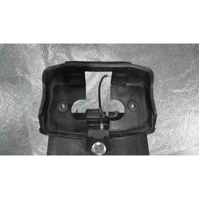 CB400SF VTEC NC39-1001xxx の リアフェンダー *1665620179 中古