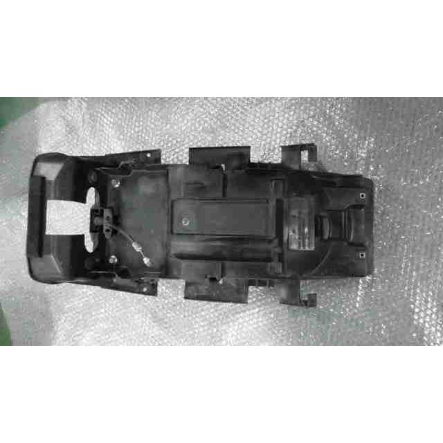 CB400SF VTEC NC39-1001xxx の リアフェンダー *1665620179 中古