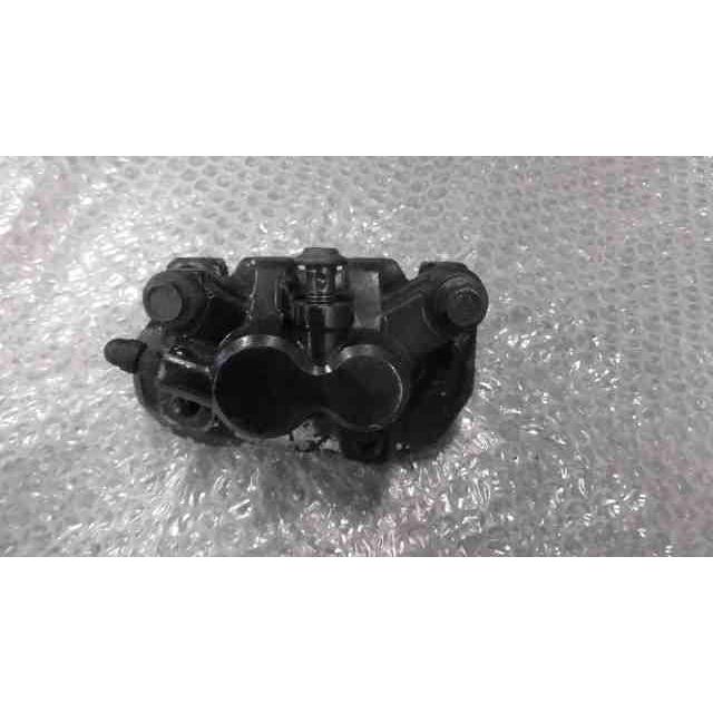 トリッカー DG10J-003xxx の フロントブレーキキャリパー *1668734684
