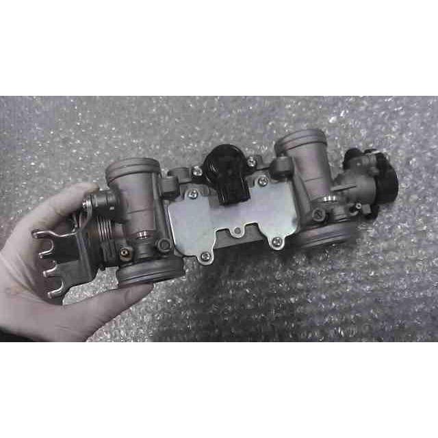 GSX250R LC6DN11AZ01109xxx の スロットルボディ *1674196346 中古