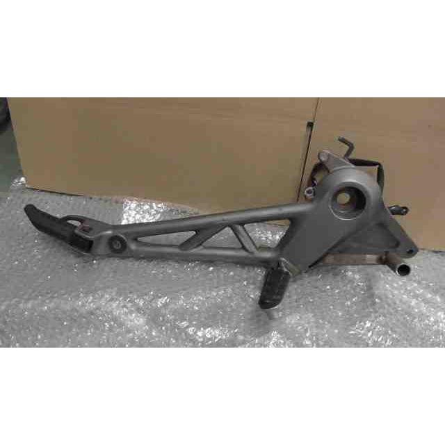 VTR250 MC33 の ステップ 右 ブレーキペダル *1676601319 中古
