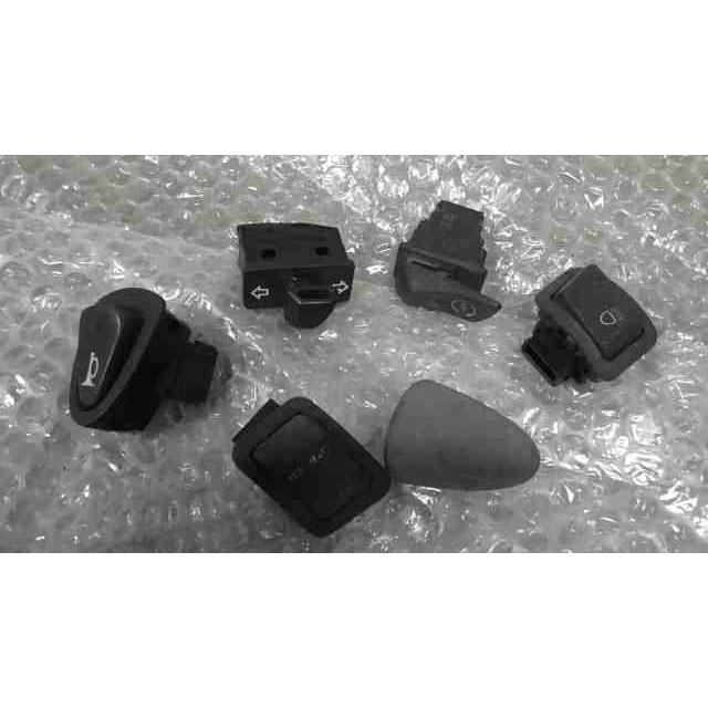 リード125 JF45-1008xxx の ハンドルスイッチ *1679621658 中古