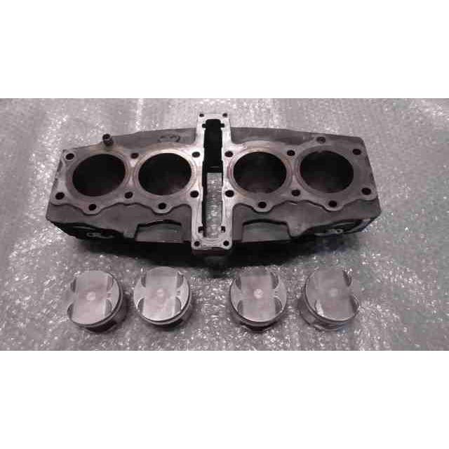 CB750 RC42-1550xxx の シリンダー ピストン *1680048389 中古