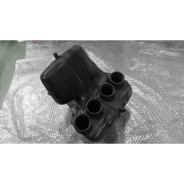 バンディット250 GJ74A の エアークリーナーボックス *1685408813 中古
