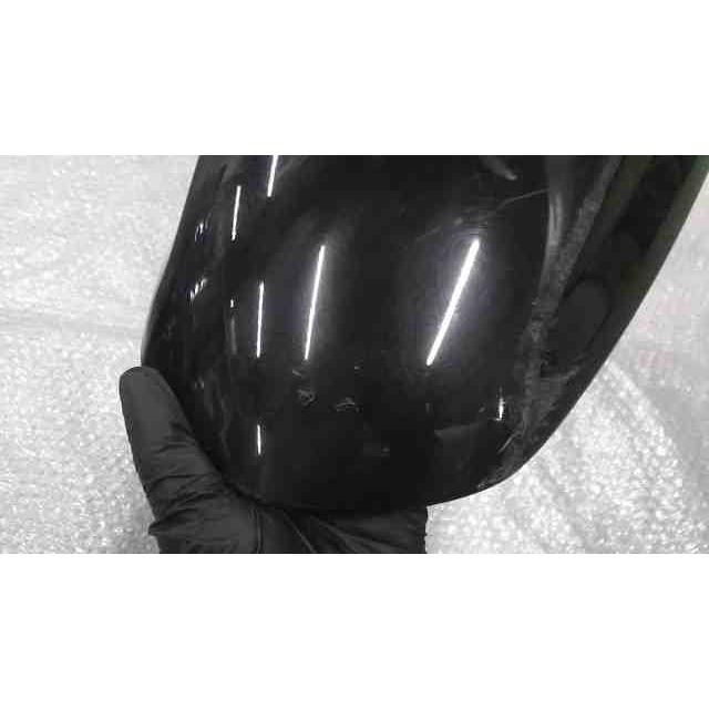 GSR250 LC6GJ55D00119xxx の フロントフェンダー 傷 *1685668548 中古