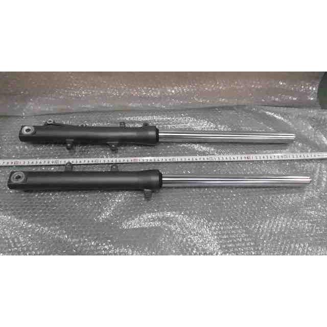 89FXRフロントフォーク CBF125R LALPJJN57L3252xxx の フロントフォーク *1687915586 中古