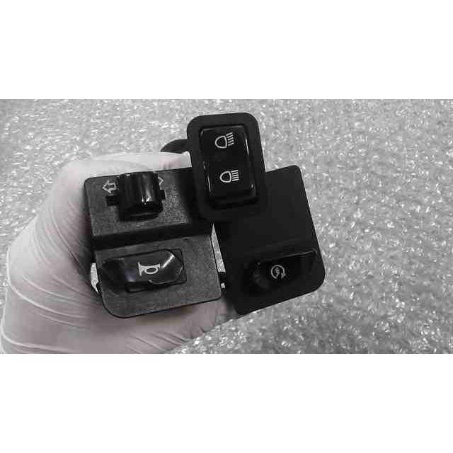 アクシスZ SED7J-029 の ハンドルスイッチ *1689820606 中古 アクシスZ SED7J-029 の ハンドルスイッチ *1689820606 中古