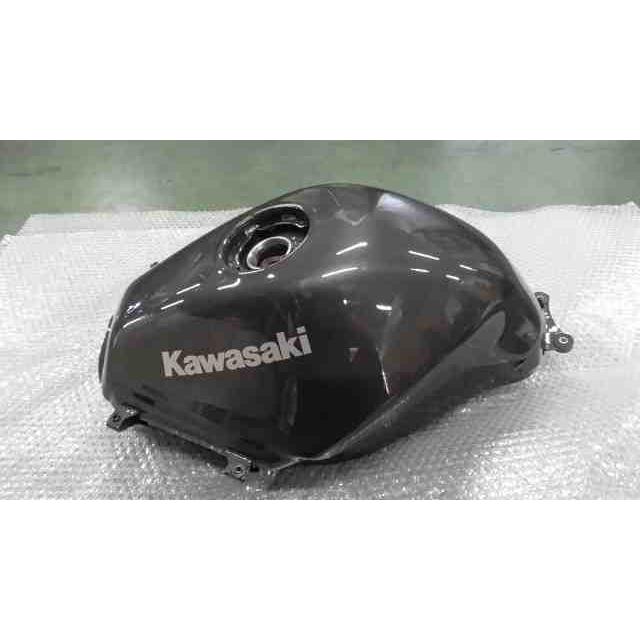 ニンジャ Ninja 250R EX250K-A15xxx の タンク *1692678434 中古
