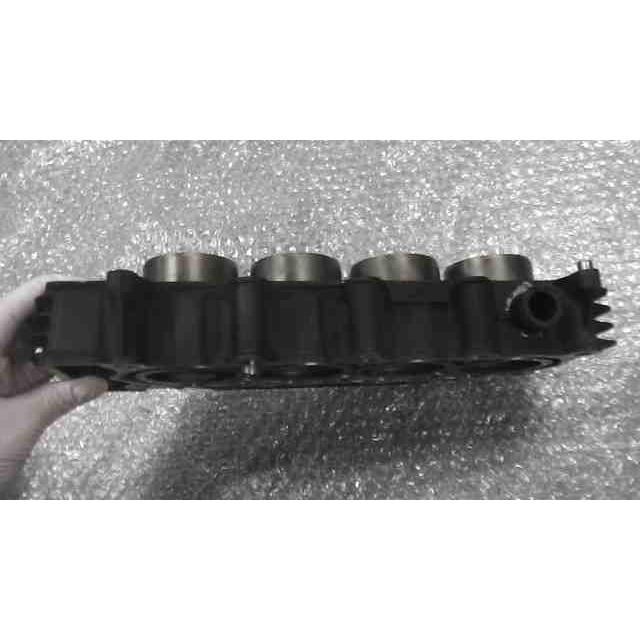 バリオス　ピストン バリオス ZR250A-004xxx の ピストン 2個 *1699491608 中古