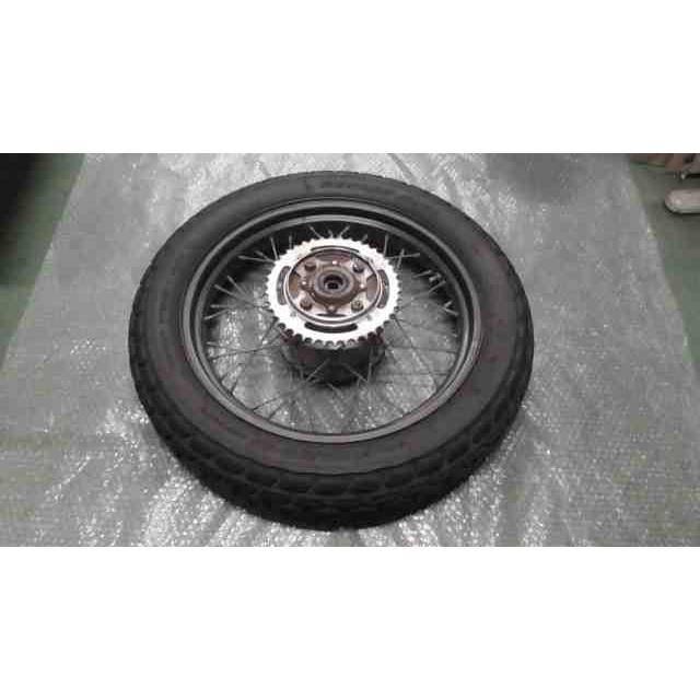 FTR223 MC34-1104xxx の リアホイール タイヤ *1709769296 中古