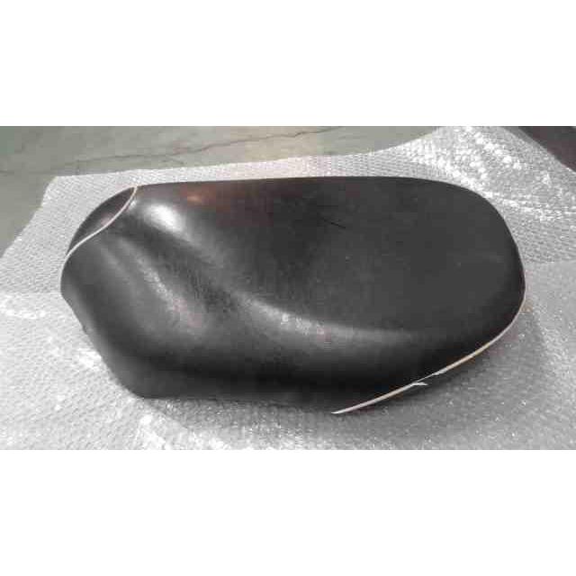 YAMAHAリモコンビーノSA26j リモコンビーノ SA26J-663xxx の シート 破れ *1711609941 中古