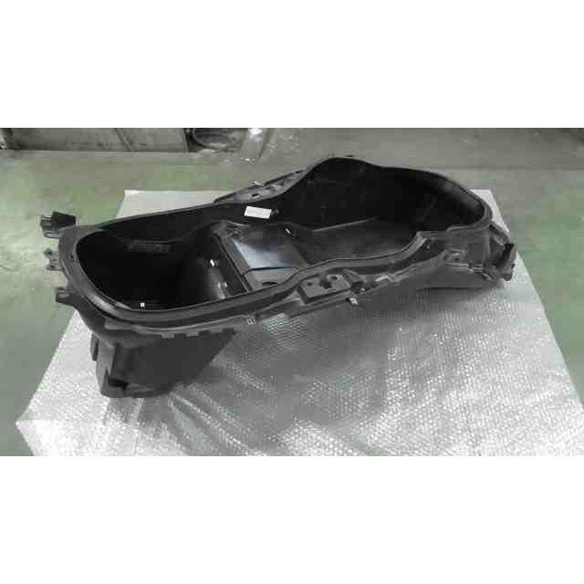 マジェスティ250 SG20J-011xxx の トランクボックス *1722995372 中古