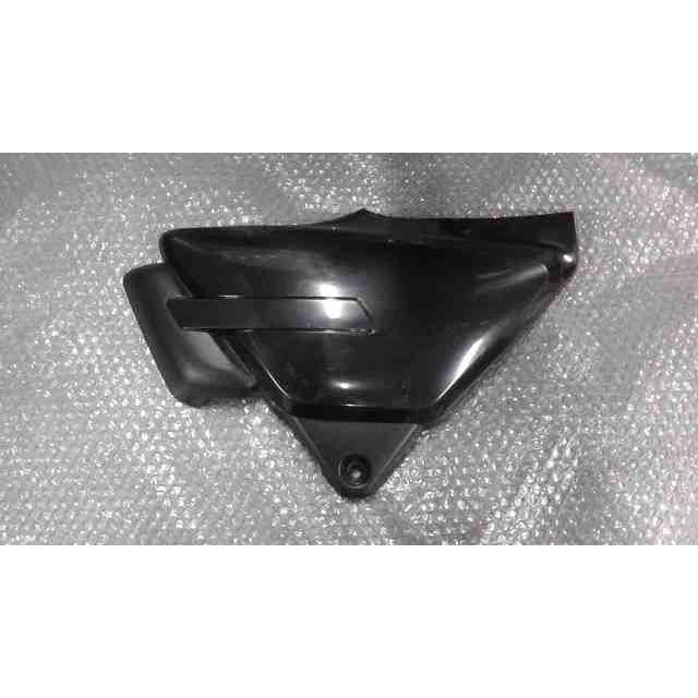 CBF125T LALPJJN27P3026xxx の サイドカバー 左 傷 *1725326928 中古