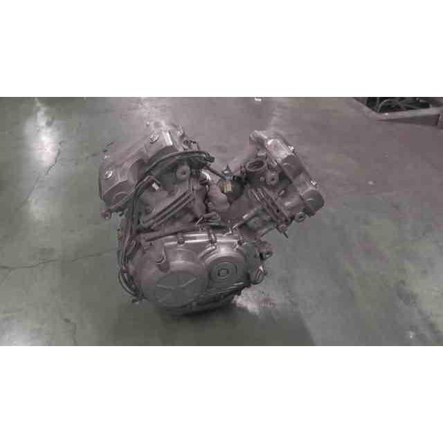 VT250FN ゼルビス MC25-1005xxx の エンジン *1737420703 中古
